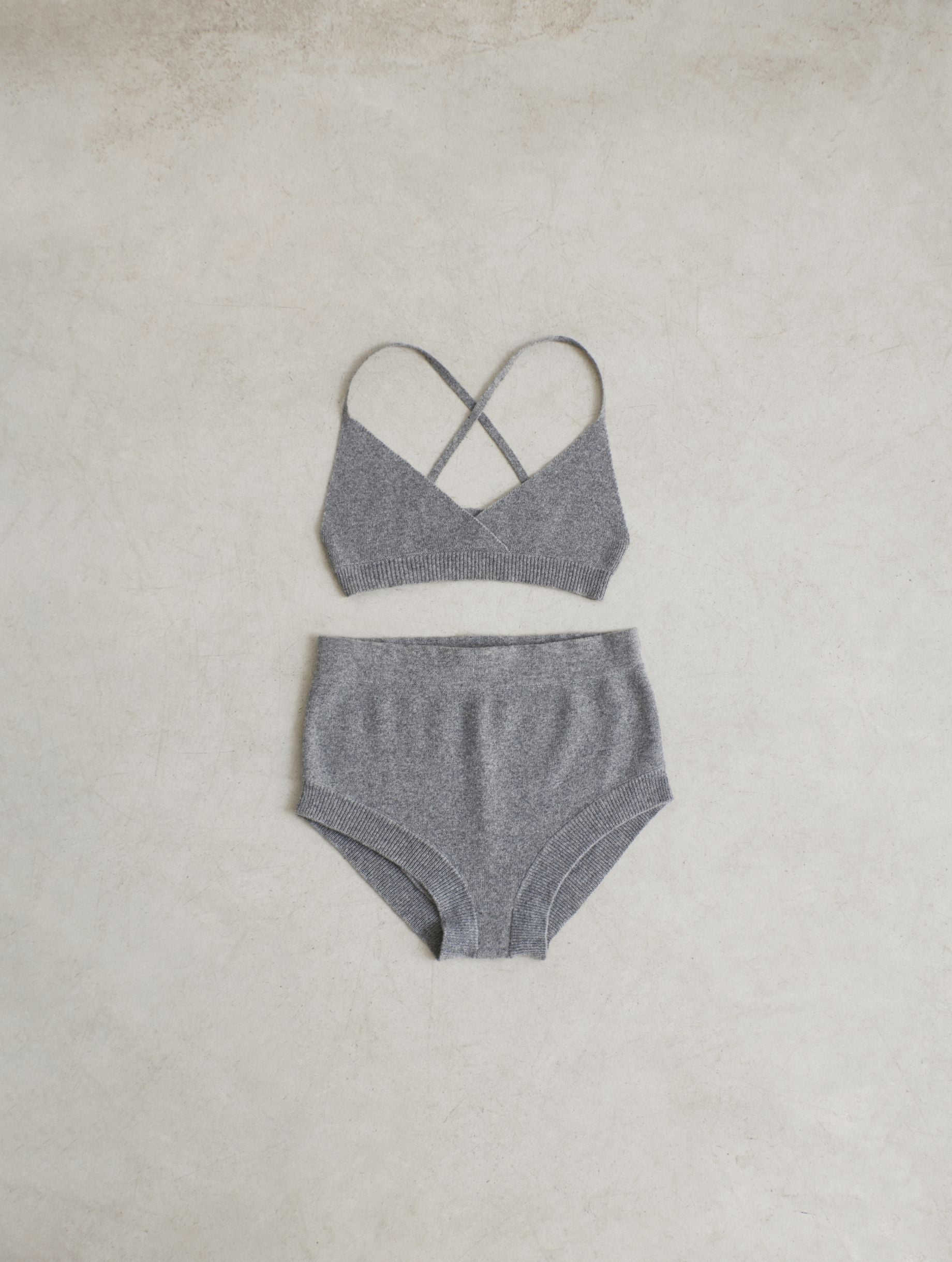 MINERVA Cashmere knitted bralette ecru