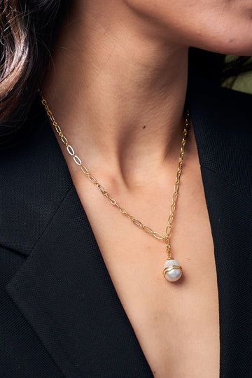 Moira Pearl Necklace