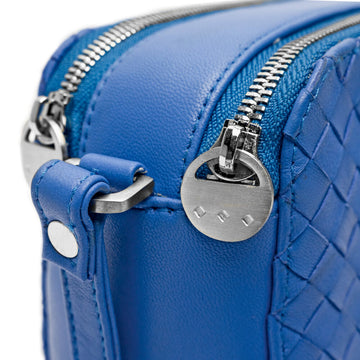 Amelia - The hand-woven crossbody in blue