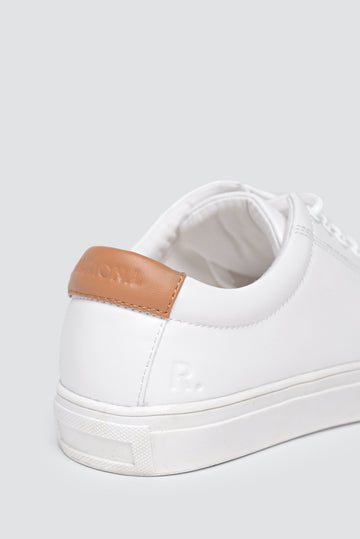R-Kind Trainer Moon White